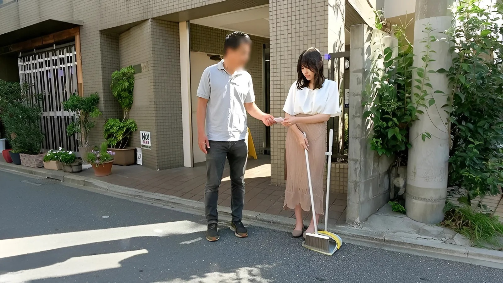 SORA-438 Raped her neighbor on her wedding anniversary