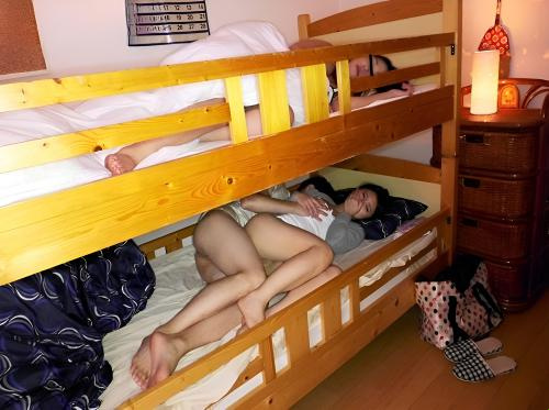 在睡梦中操我爱人的妹妹... 在睡梦中操我爱人的妹妹...